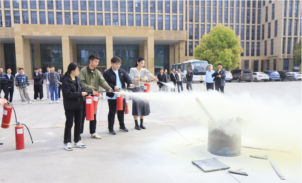 增強消防意識，筑牢安全底線丨花花牛乳業(yè)集團組織消防應(yīng)急演練
