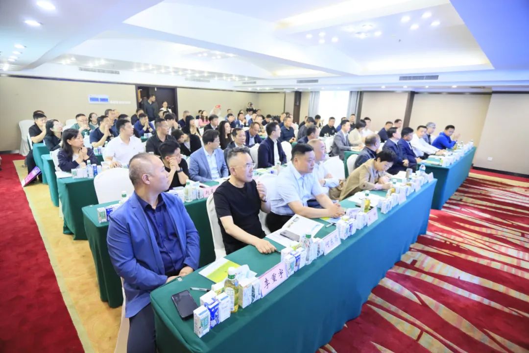 河南省2024國家“學(xué)生飲用奶計(jì)劃”推廣工作推進(jìn)會(huì)在鄭州成功舉辦！
