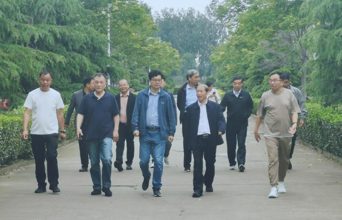 花花牛丨河南農業大學黨委副書記、校長介曉磊一行蒞臨花花牛河南瑞亞參觀調研