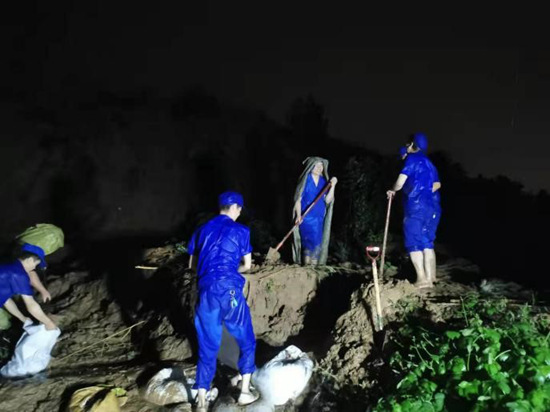 微光匯聚、風雨同舟，我們一起扛！